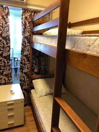 Хостелы Hostel Horosho Черноморск Кровать в общем номере с 4 кроватями-1